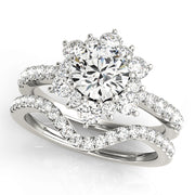 Round Diamond Halo Engagement Ring in Gold