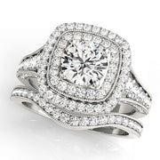 Round Diamond Halo Engagement Ring