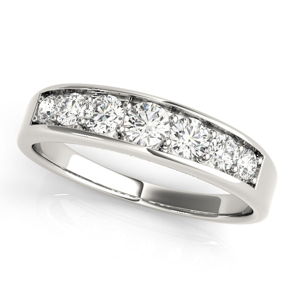 Round Diamond Wedding Ring