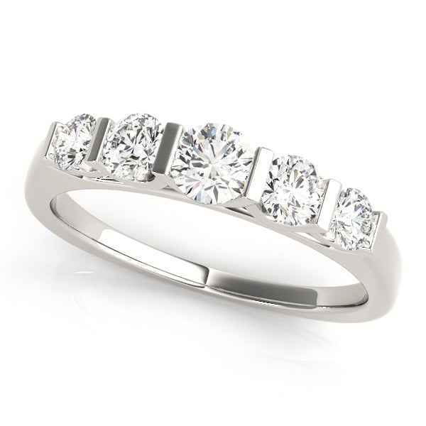Round Diamond Wedding Ring