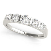 Round Diamond Wedding Ring
