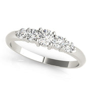 Round Diamond Wedding Ring in Premium Metals