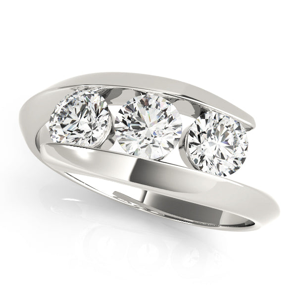 Round Diamond 3-Stone Engagement Ring